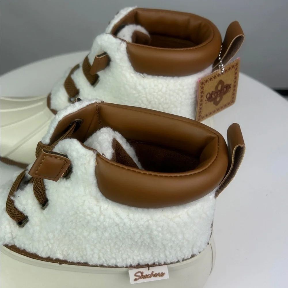 NWT Sketchers Waterproof  Pond Sherpa Snuggle Boots Women’s Size 9